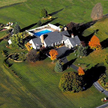 Annville Inn Bed & Breakfast Bagian luar foto