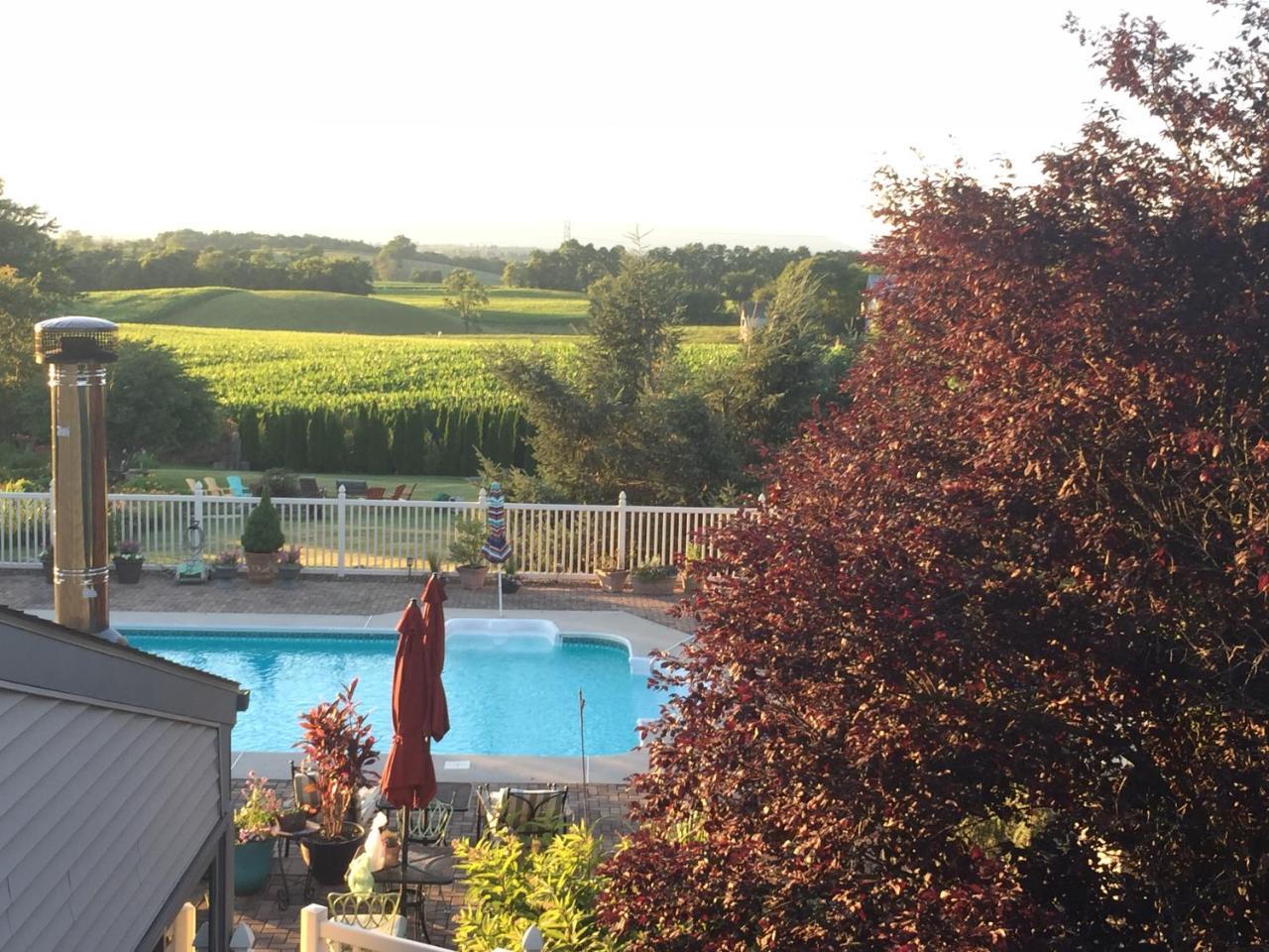 Annville Inn Bed & Breakfast Bagian luar foto
