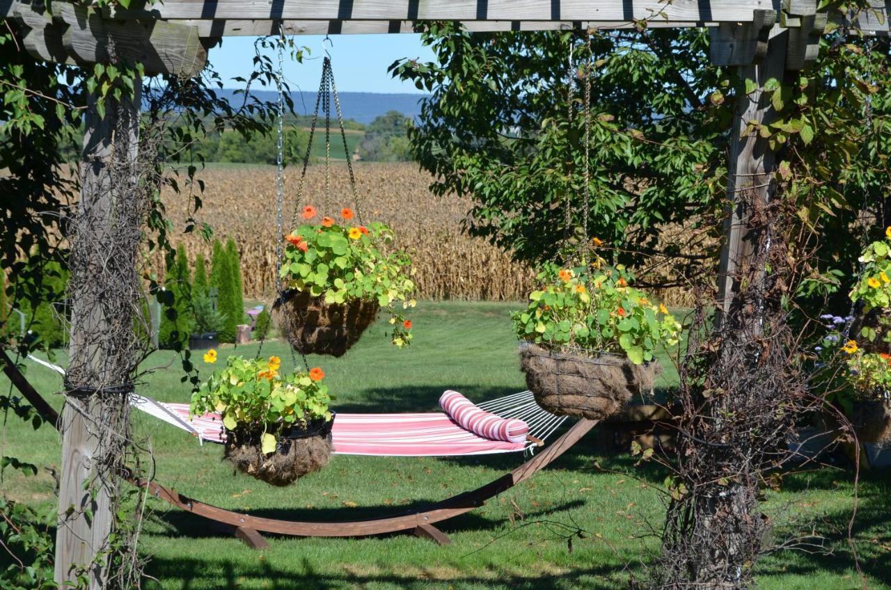 Annville Inn Bed & Breakfast Bagian luar foto