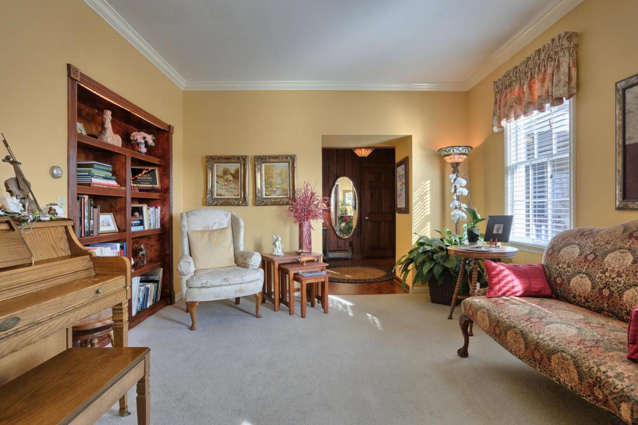 Annville Inn Bed & Breakfast Bagian luar foto