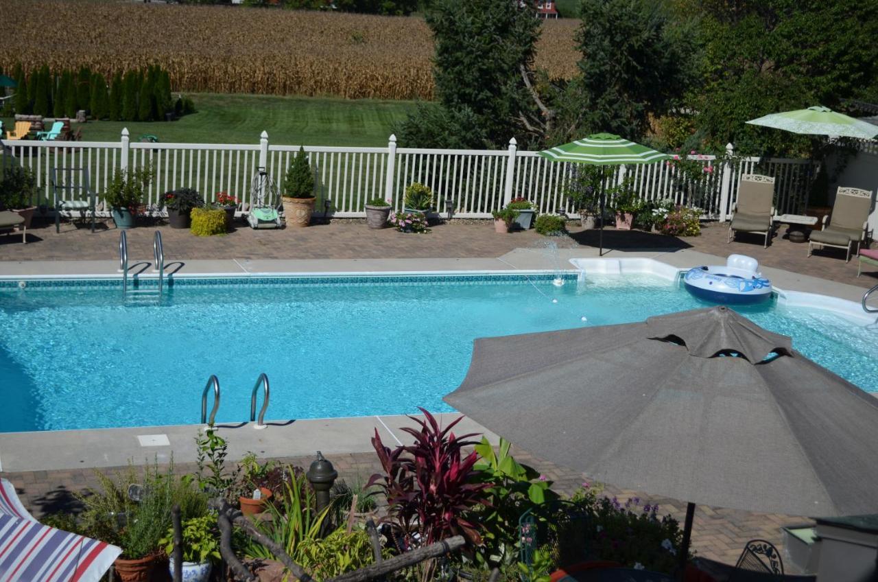 Annville Inn Bed & Breakfast Bagian luar foto