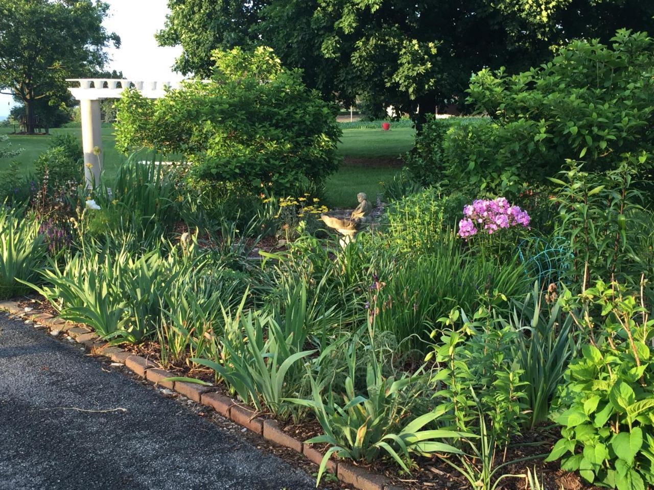 Annville Inn Bed & Breakfast Bagian luar foto